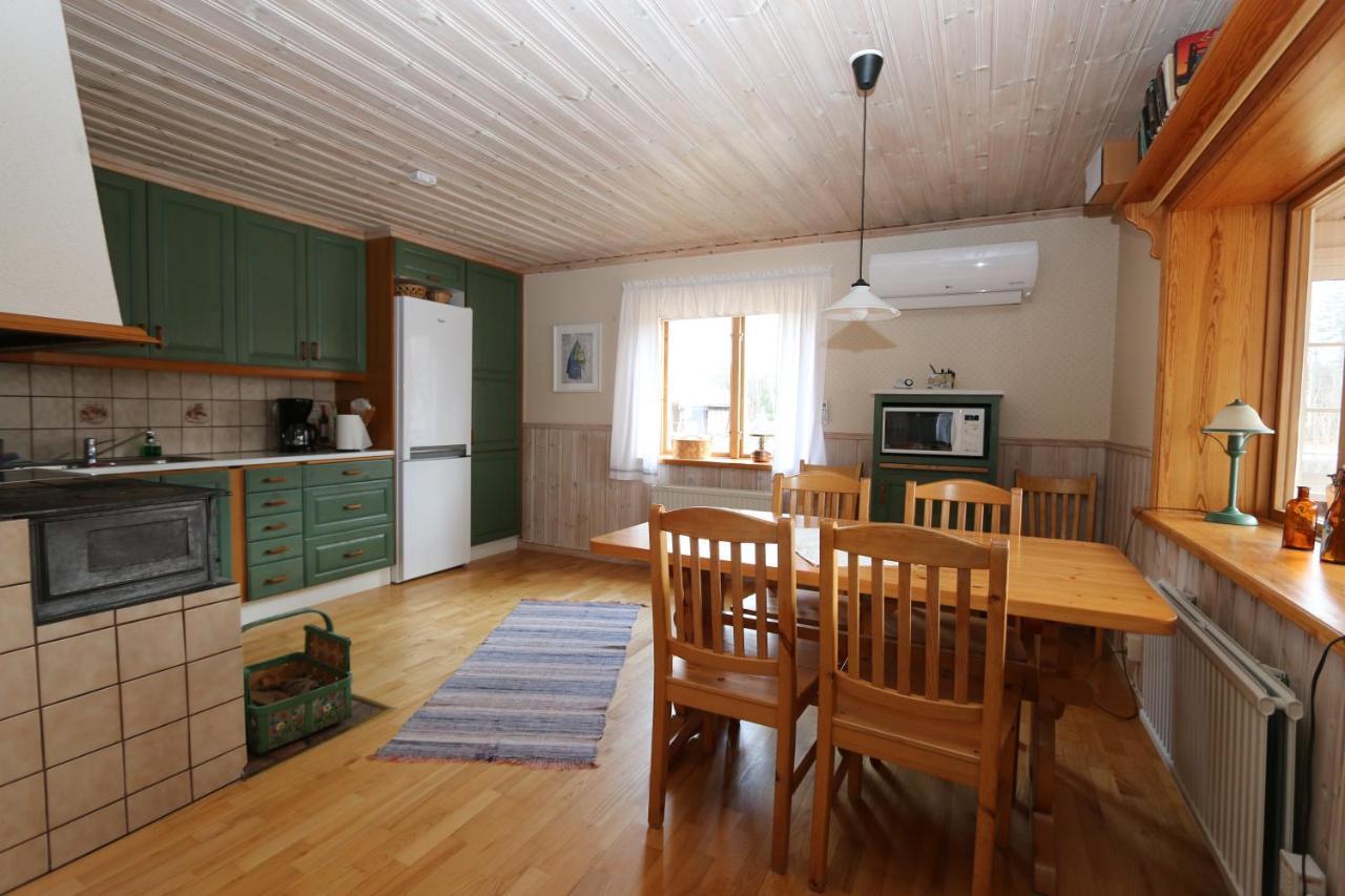 Ratt O Roder Stugby & Konferens Villa Djuras Luaran gambar