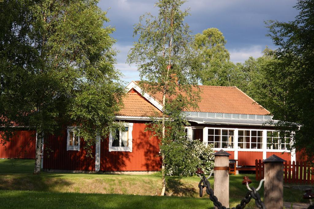 Ratt O Roder Stugby & Konferens Villa Djuras Luaran gambar