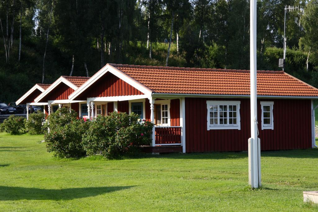 Ratt O Roder Stugby & Konferens Villa Djuras Bilik gambar